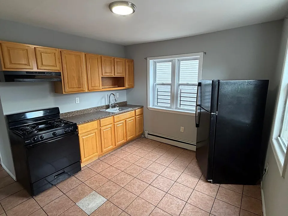 313 Court St #1R