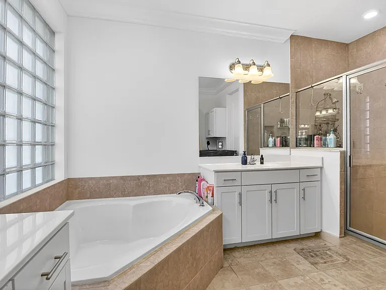9062 Gulf Cove Dr — Photo 33