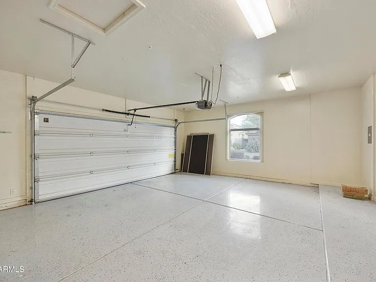 9514 E Cavalry Dr — Photo 22