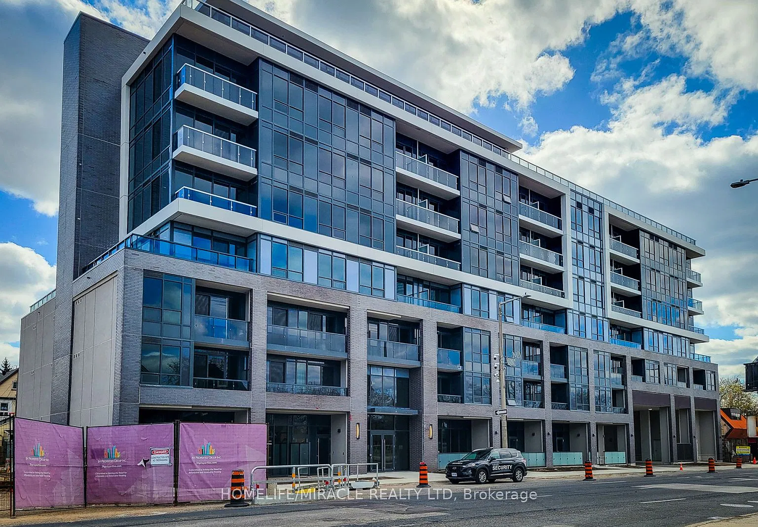 415 Main St W — Photo 2