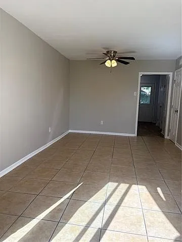 2 bed, 1.5 bath, 1000 sqft, $1,400 — Photo 4