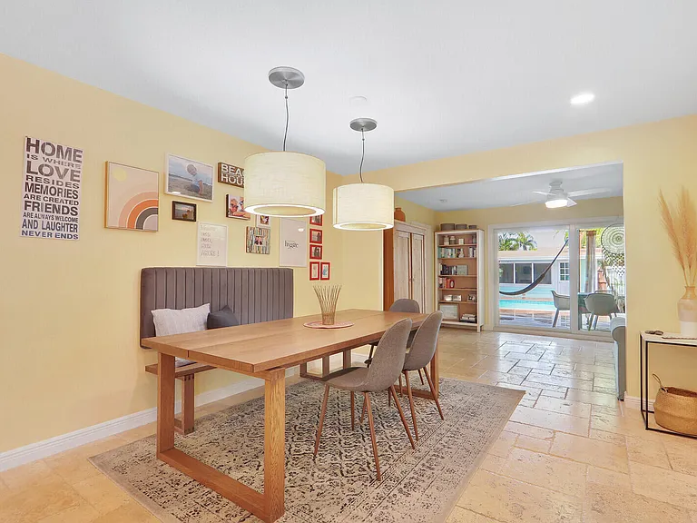 721 N Lakeside Dr — Photo 10