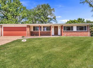 5 Lancer Ct, Florissant, MO 63033