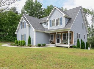 7 Hilltop Dr, Ledyard, CT 06339