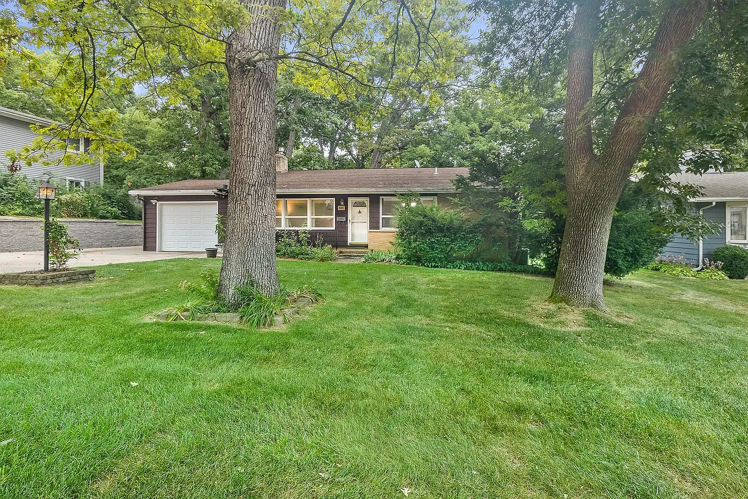 3 bed, 1658 sqft, $2,900 — Photo 2