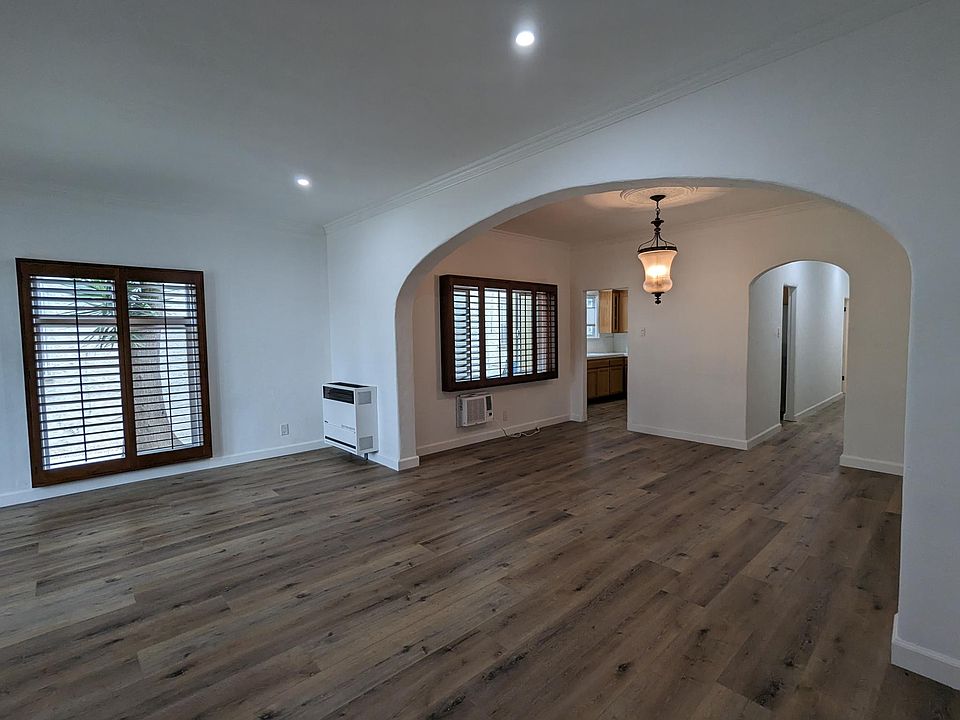 1st image of 450 S Oakhurst Dr #450
