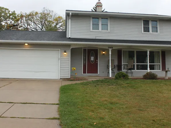2068 Wildwood Ln, Green Bay, WI 54304