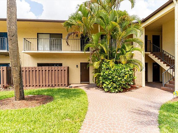 2nd image of 2050 Oleander Boulevard #10-102