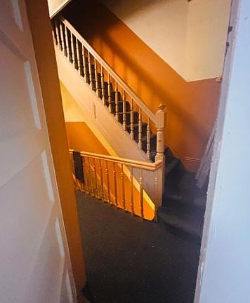 3rd image of 8815 Jamaica Ave
