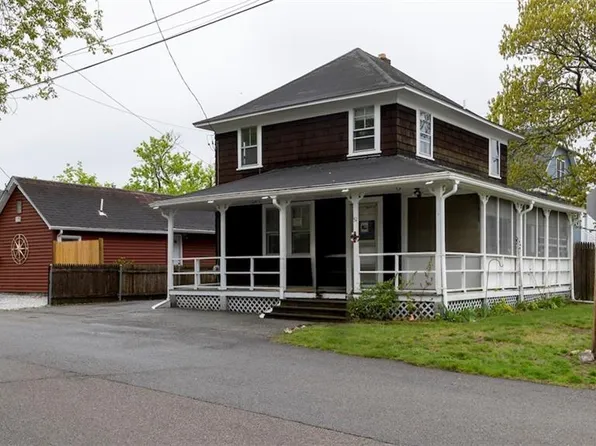 51 Oniska St, Warwick, RI 02889