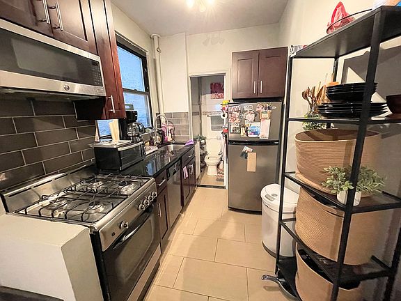 3rd image of 278 W 117th St APT 5B