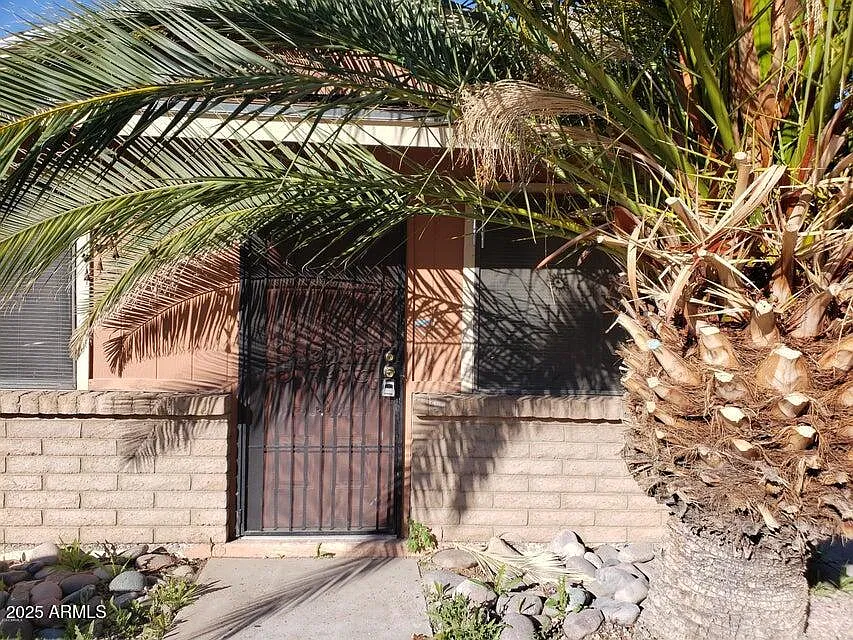 2 bed, 1.0 bath, 900 sqft, $1,475 — Photo 1