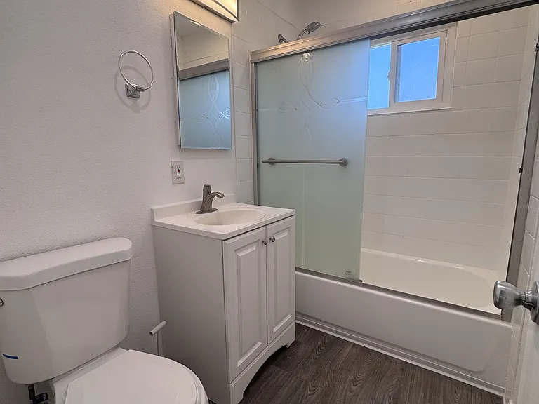 7003 Mount Vernon St — Photo 6