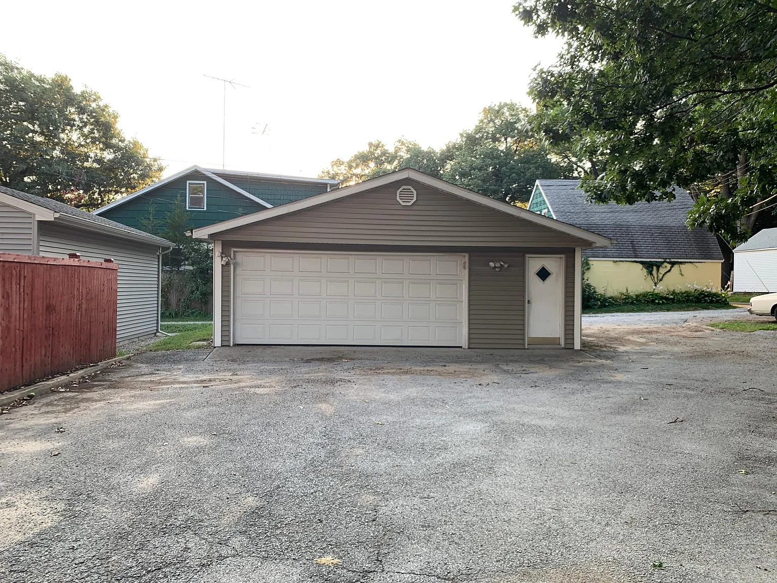 8820 Kennedy Ave — Photo 3