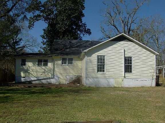 2nd image of 210 Wilson Ave