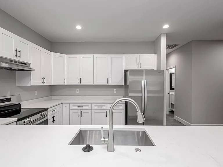 1621 Wilson Rd — Photo 5