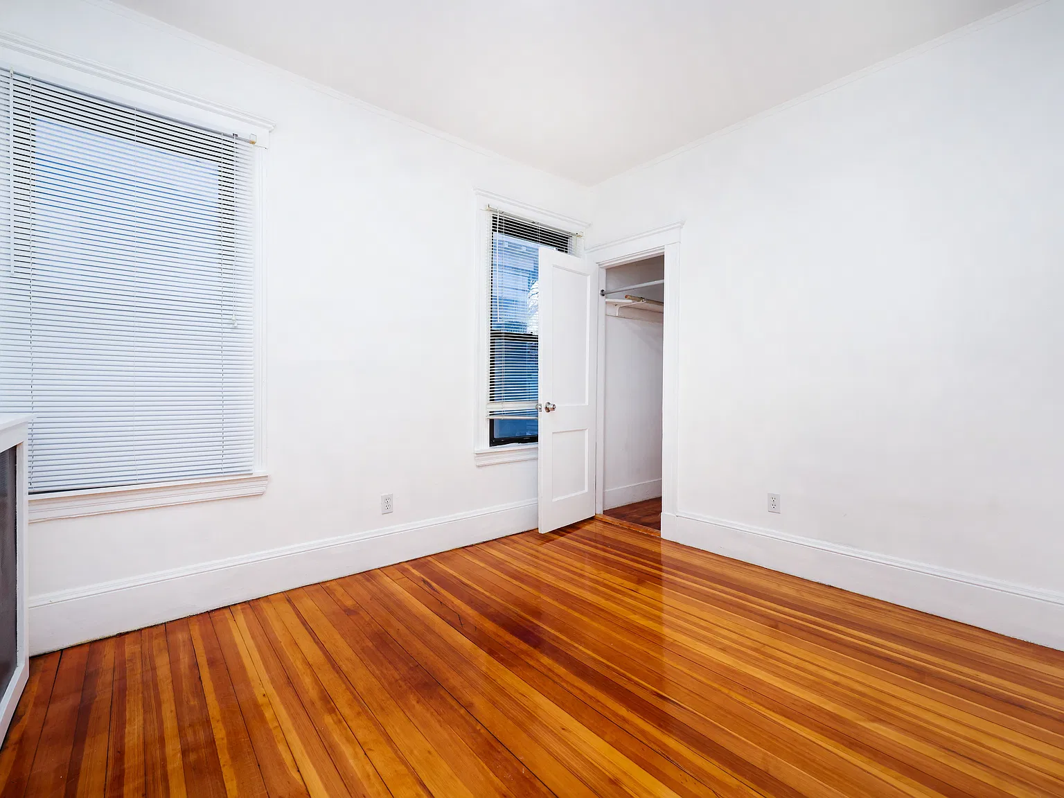 3 bed, 1300 sqft, $4,400 — Photo 4