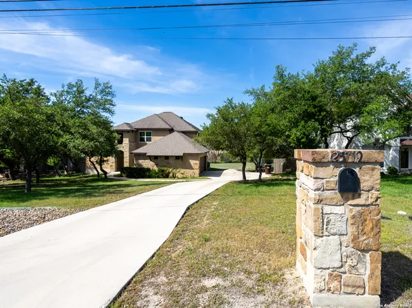 25719 Green River Drive, San Antonio, TX 78260