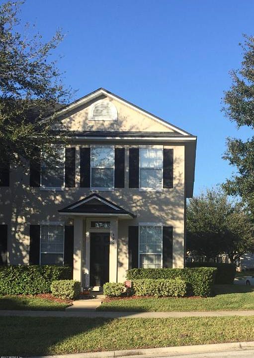 1st image of 490 Sherwood Oak Dr