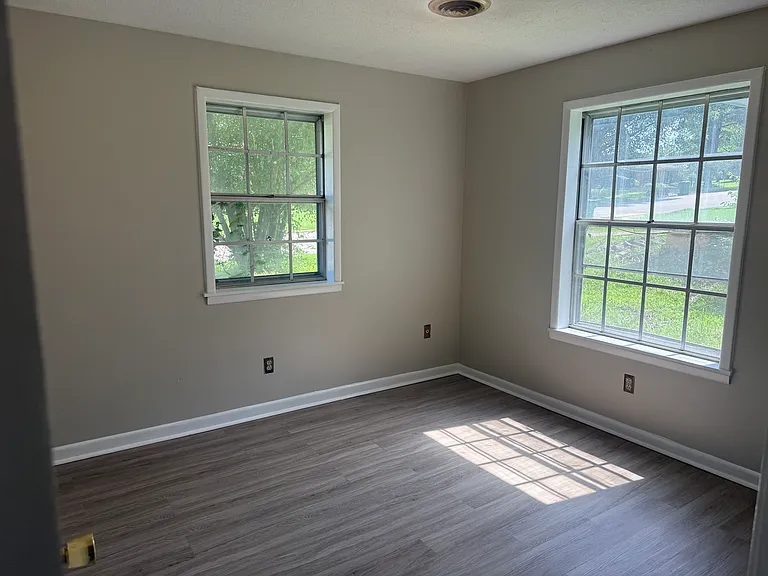 1013 Terry Rd — Photo 10