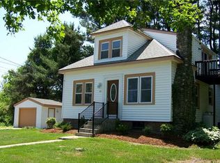 40 Edythe St, Warwick, RI 02889