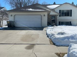 1302 36th St SW, Rochester, MN 55902