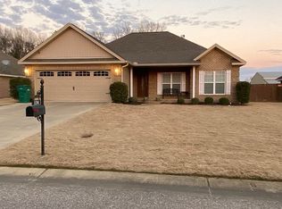 134 Charleston Dr, Elmore, AL 36025