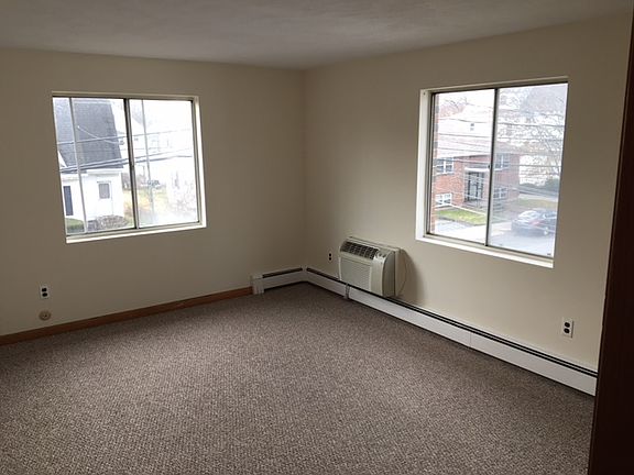 2nd image of 258 Ash St #3