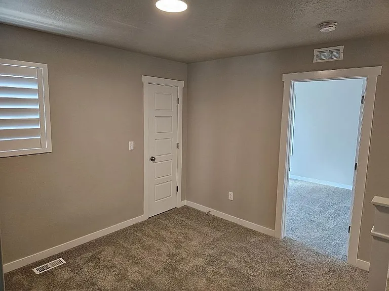 4962 W Evergreen Ln — Photo 17
