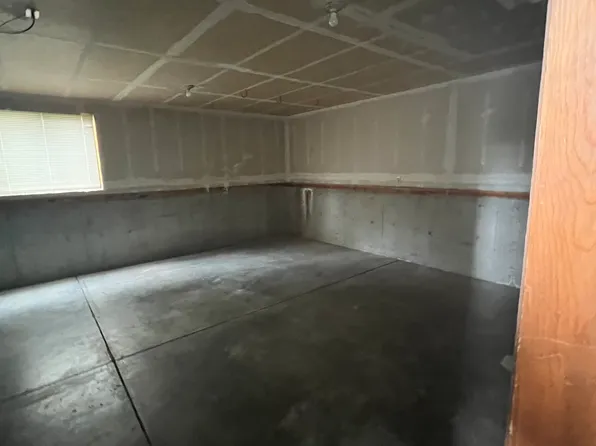 9711 N Indian Trail Rd, Spokane, WA 99208