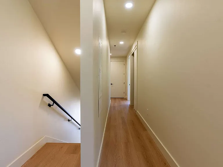 822 W 22nd Ave — Photo 7