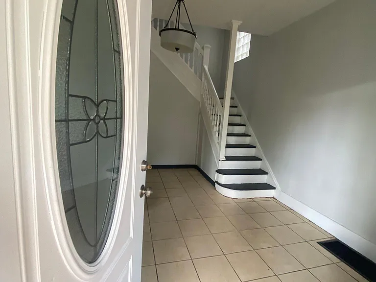 409 Zara St — Photo 2