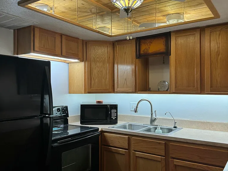 8154 Ridgewood Ave — Photo 10