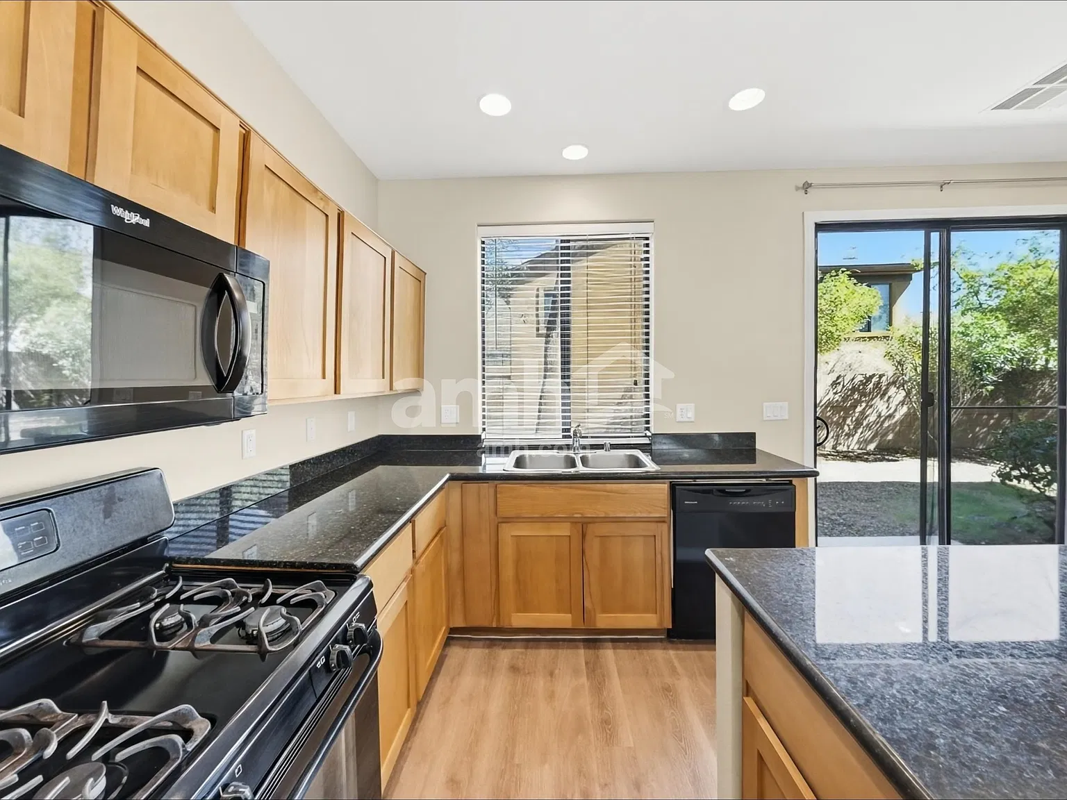 4 bed, 3.0 bath, 2936 sqft, $2,735 — Photo 3