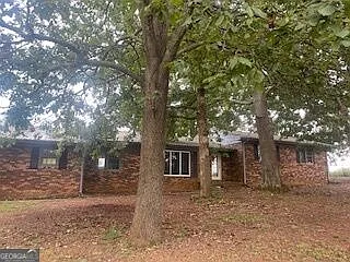 4 bed, 2.5 bath, 2067 sqft, $2,195 — Photo 2