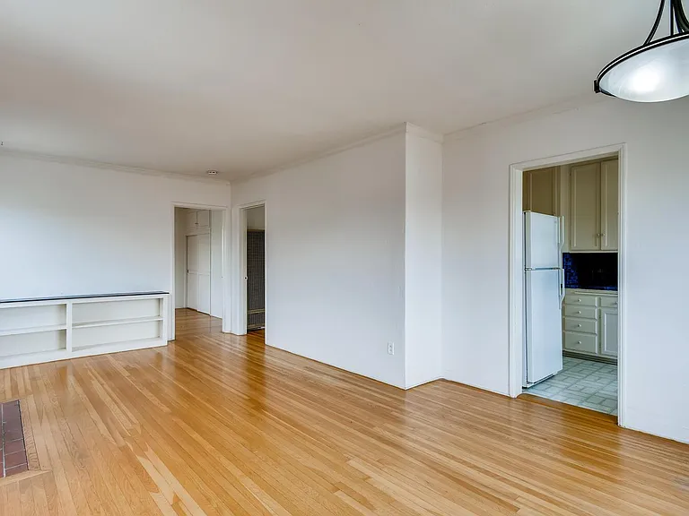 551 Fern Gln — Photo 9