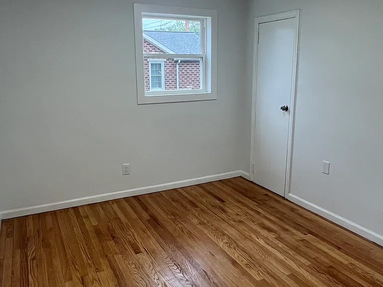 436 Ryders Ln — Photo 3