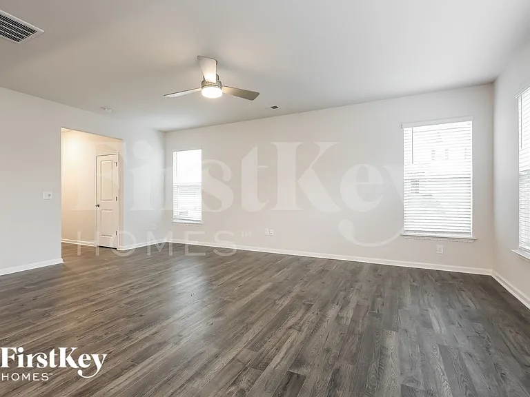 101 Wild Lily Dr — Photo 4