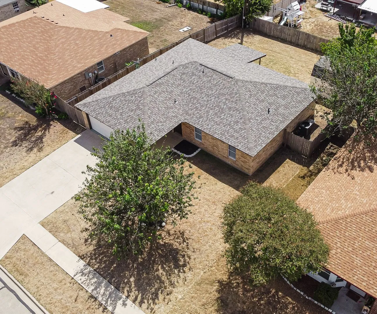 4-Bedroom Home with 2-Car Garage & Fenced Backyard! — Photo 3