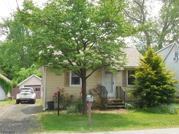15 Lakeview Ter, Oakland Boro, NJ 07436