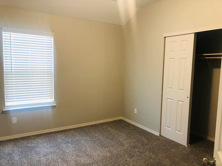 825 Whitebrush Dr — Photo 10