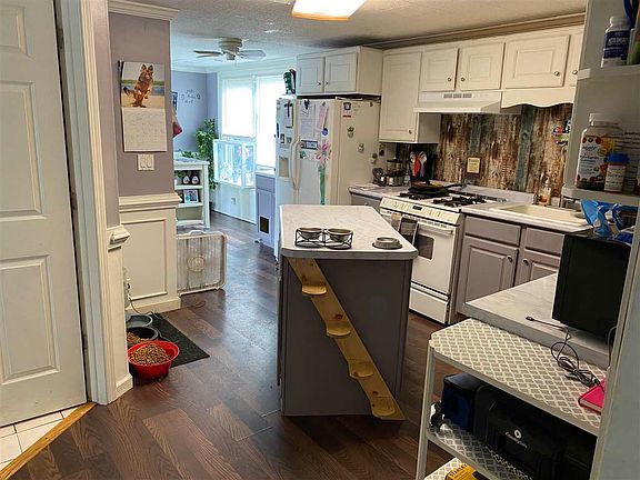 4th image of 422 Lincoln Ave