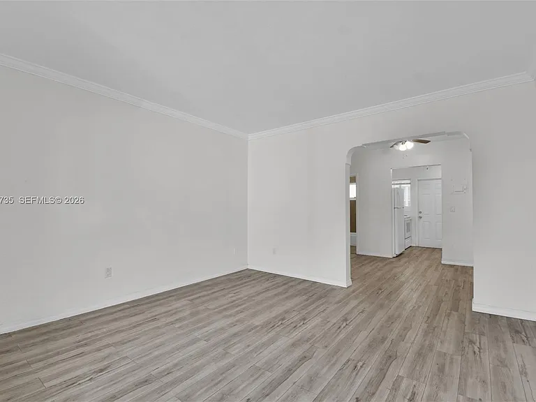 1135 Euclid Ave #202 — Photo 7
