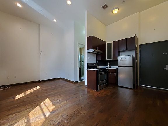 4th image of 2054 Adam C Powell Blvd #D1