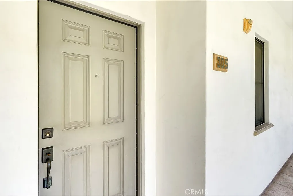 2 bed, 1160 sqft, $4,100 — Photo 3