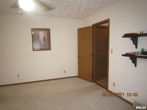5th image of 109 36th Avenue Ct
