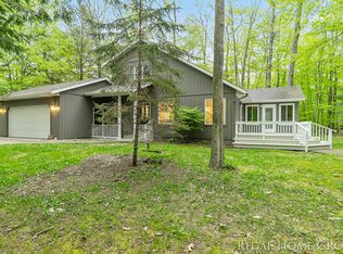 5102 Scenic Dr, Whitehall, MI 49461