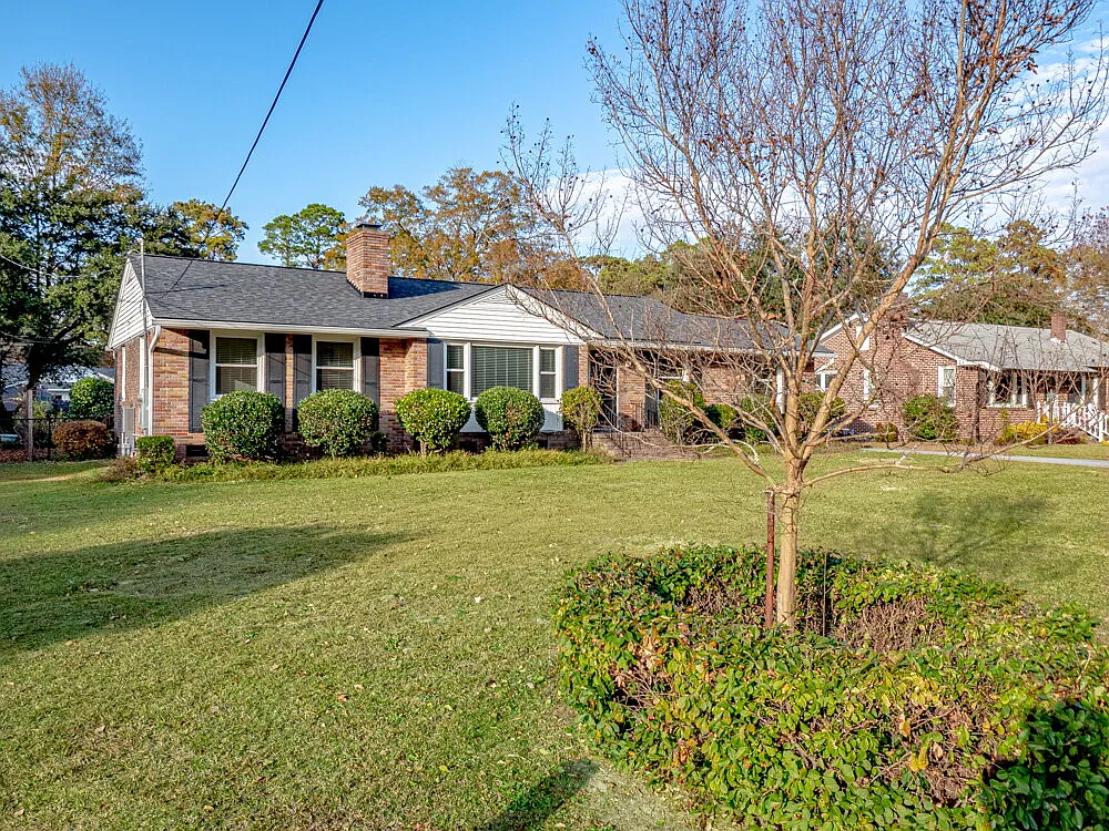 3 bed, 2.0 bath, 1454 sqft, $1,750 — Photo 3