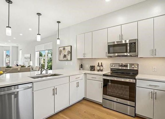 5th image of 1023 Spring Rd NW Unit B
