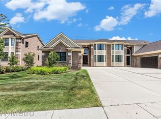 20282 Beacon Way, Northville, MI